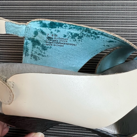 *gently used* Jambu wedge sandals (size 7.5) - Picture 12 of 12